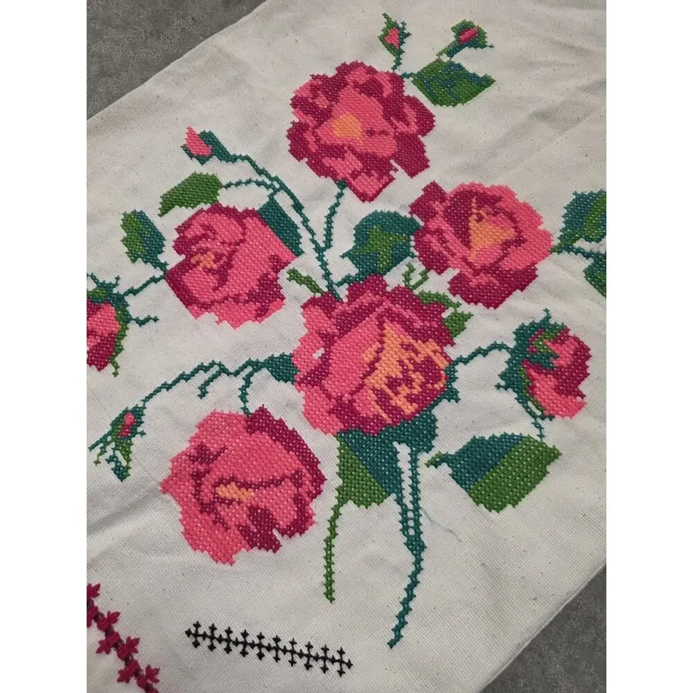 Vintage Mexican Hand Embroidered Pink Rose Linen Pillowcase 27x18in.